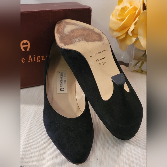 Vintage Etienne Aigner classic black suede pumps Priscilla - Picture 5 of 13